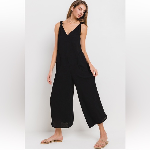 30 Fabulous Solid Sleeveless V-neck Jumpsuit - Picture 2 of 6